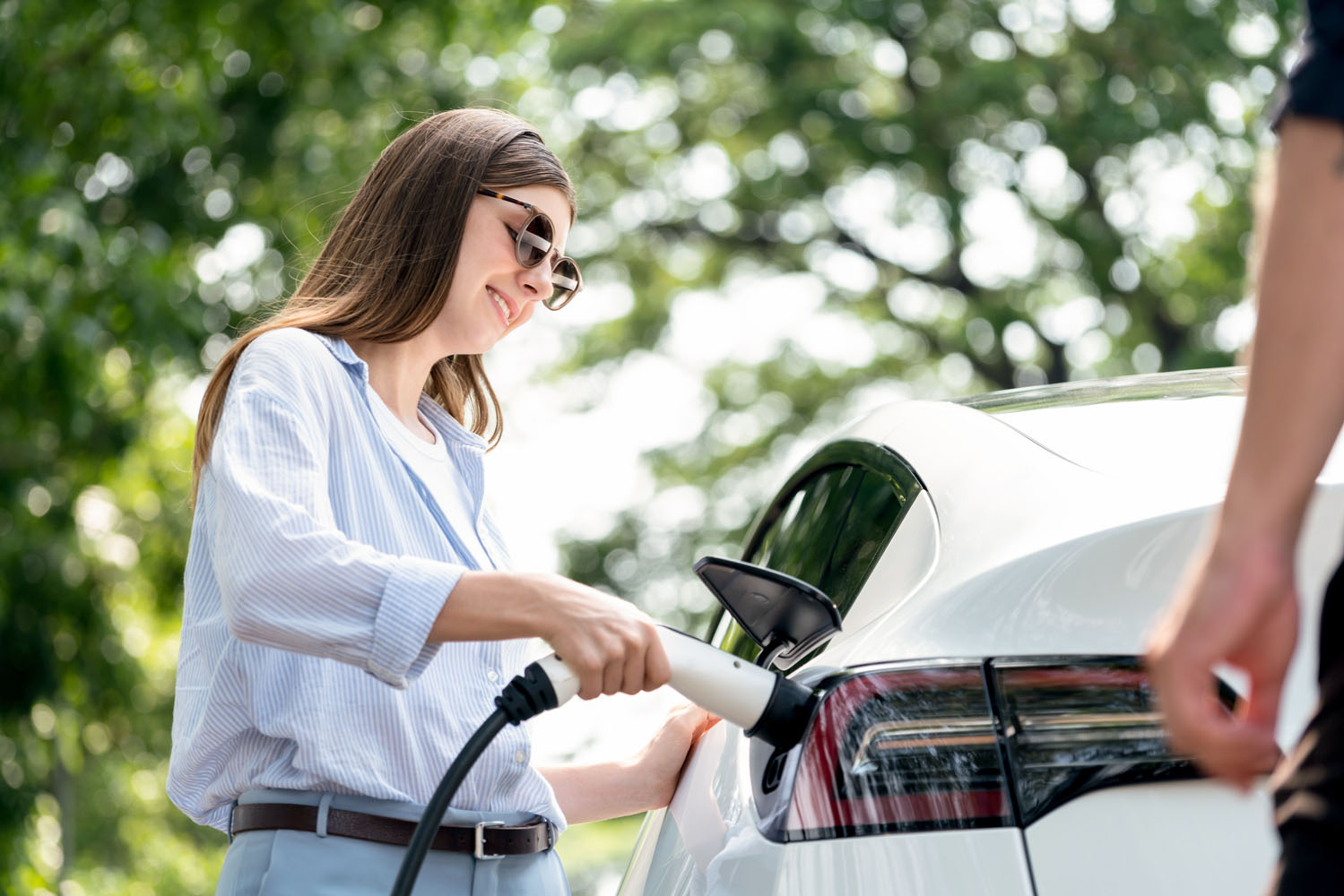 Benefits of Installing an EV Charger at Home